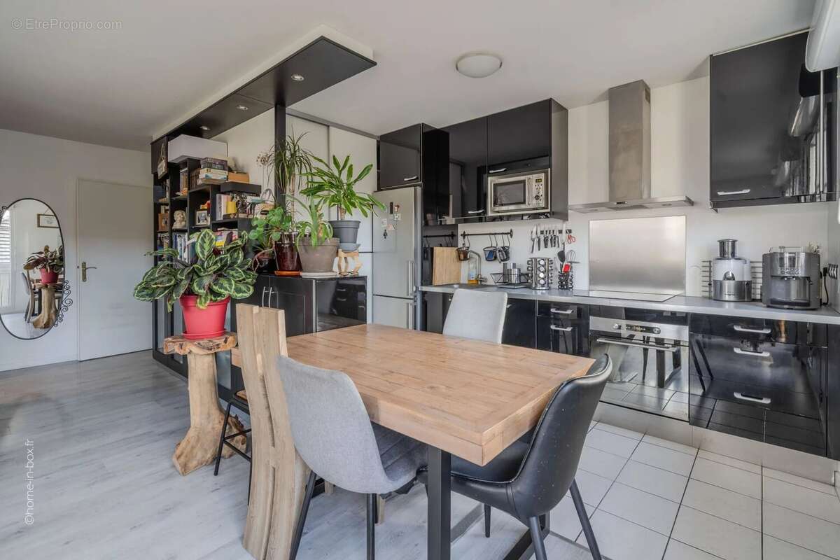 Appartement à MAGNY-LE-HONGRE