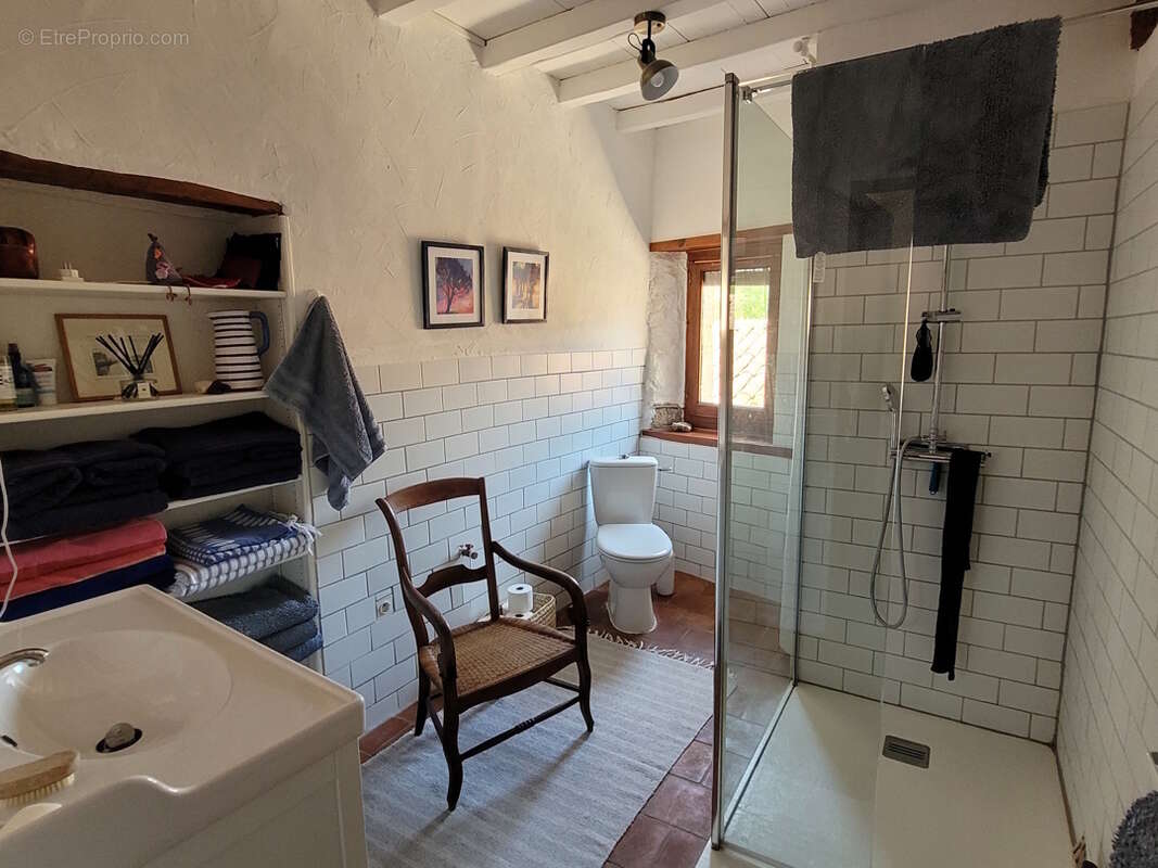 Jolie maison en pierres. - photo 7