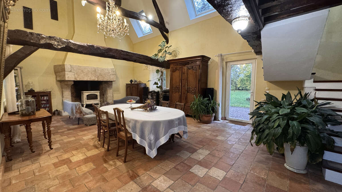 Maison à MEZIDON-CANON