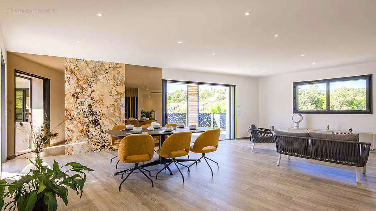 Maison à FREJUS