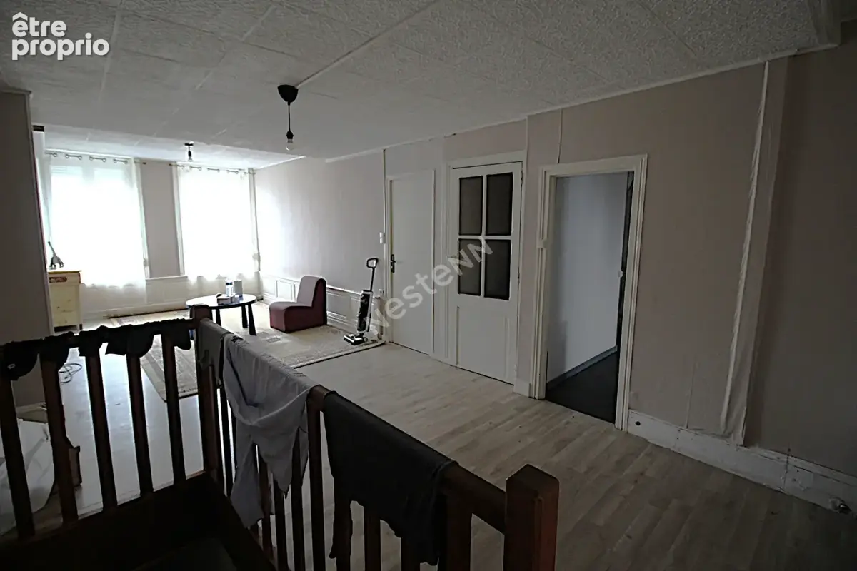 MONTCORNET : Local commercial (supérette) + Appartement - photo 8