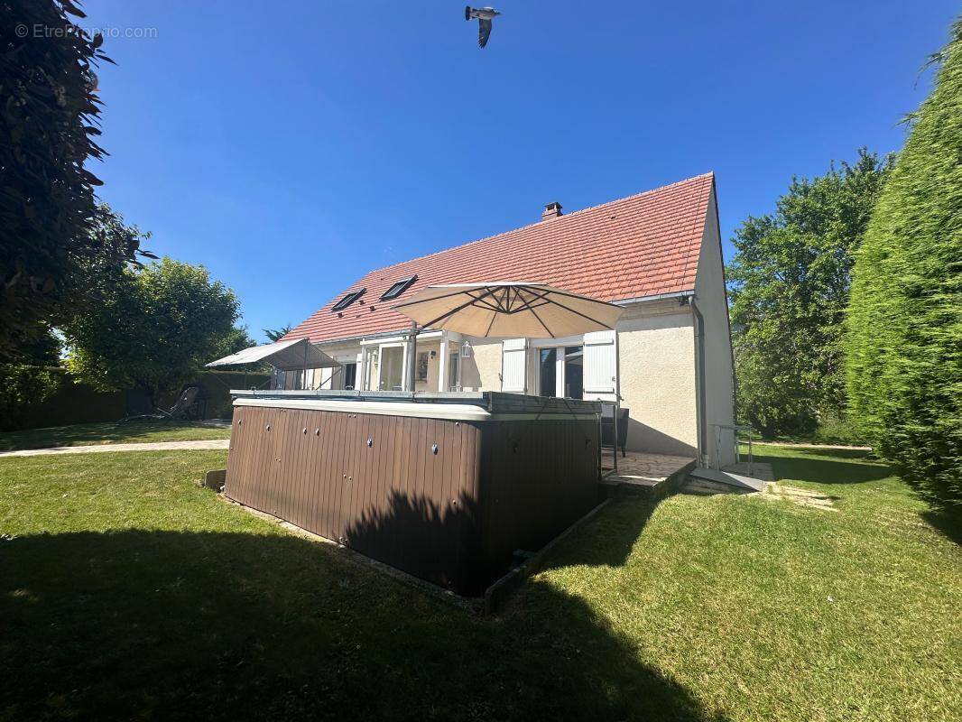 Maison à SAINTE-GENEVIEVE