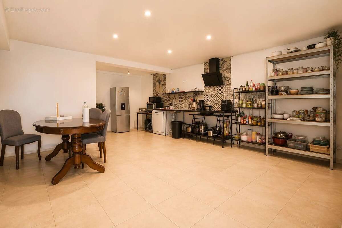 Appartement 241 m² à Maurepas  - photo 17
