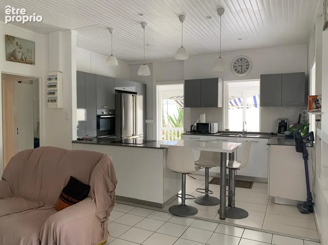 A vendre villa t7 - 190 m2 - vue mer & montagne - lamentin - photo 12