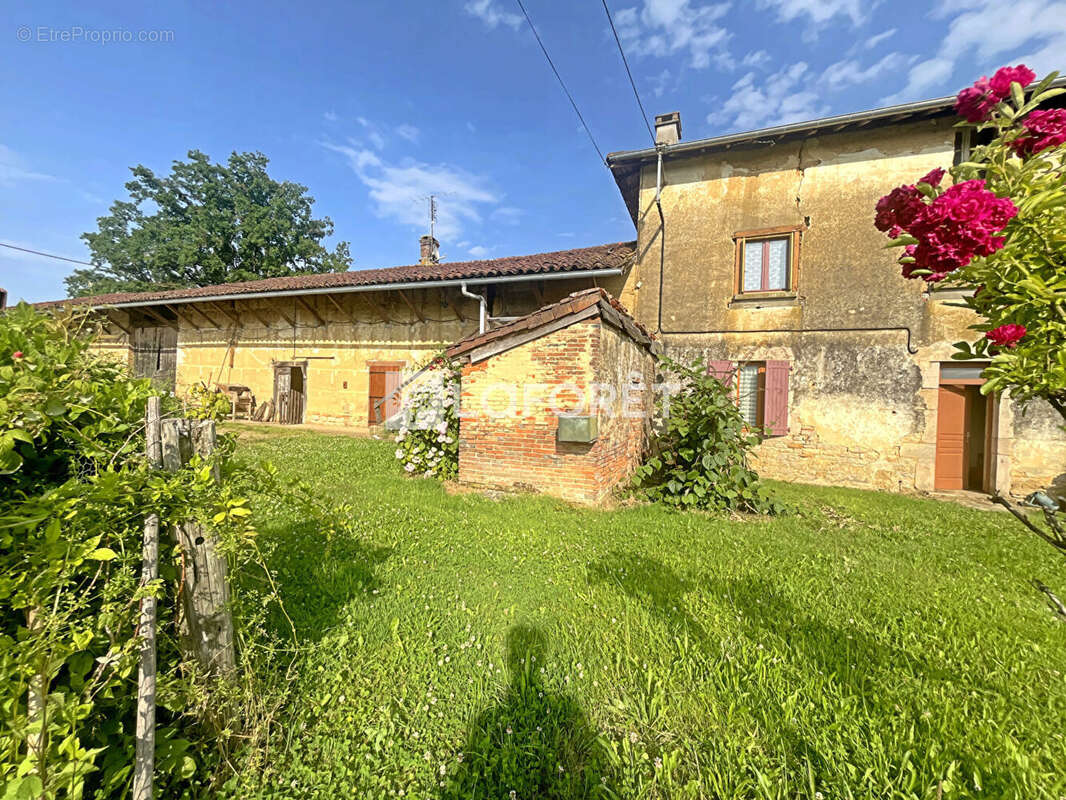 Maison à DOMMARTIN-LES-CUISEAUX