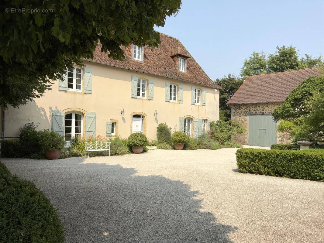 Maison à SARRAZAC