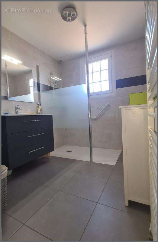 3 chambres, Bel espace en pelouse clos avec jardin - photo 12