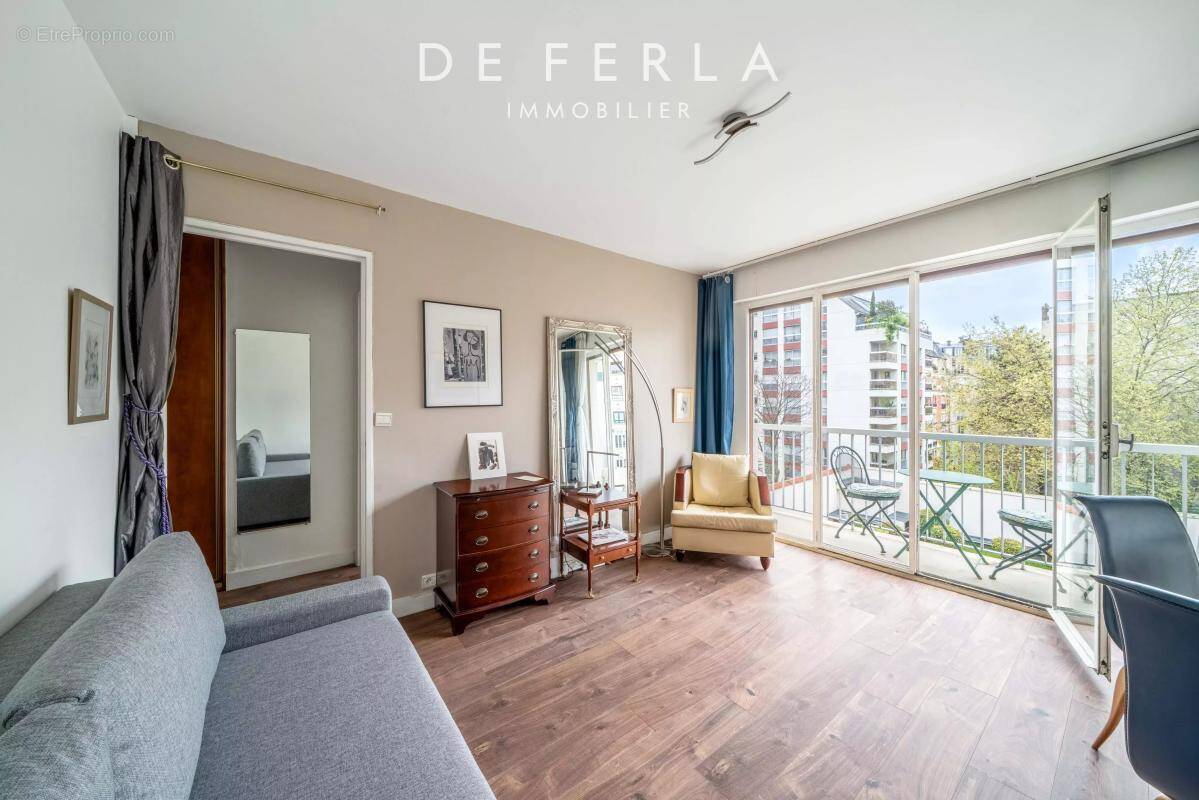 Appartement à PARIS-15E