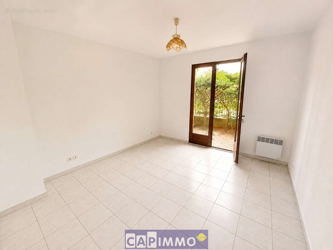 T2 de 60 m2 Le Pradet RDC jardin terrasse - photo 5