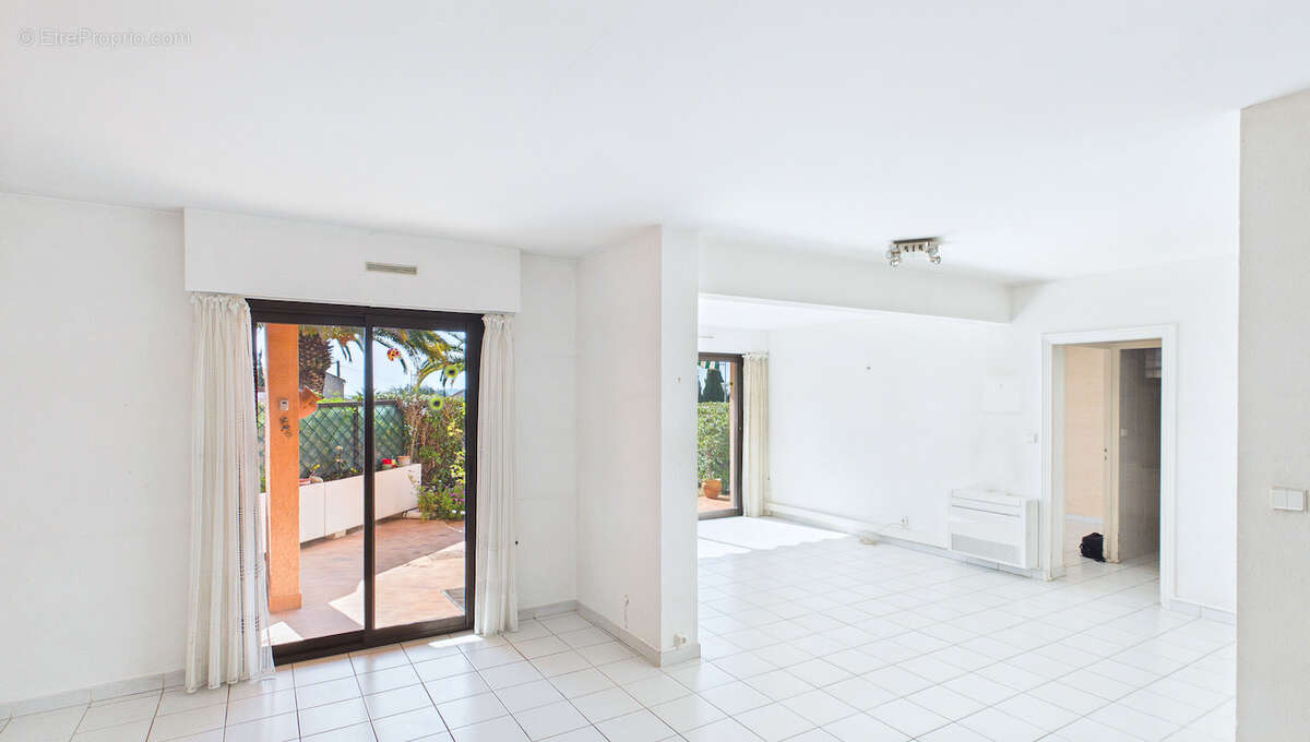 Appartement à CARQUEIRANNE