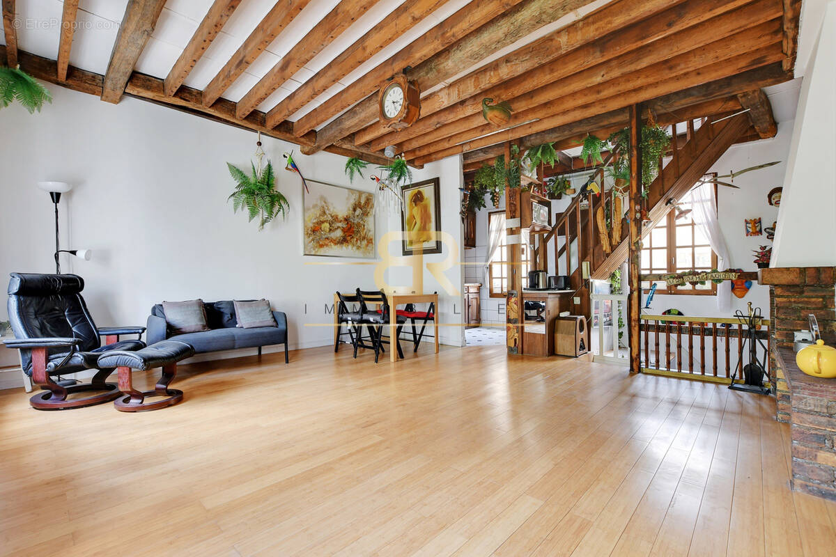 Appartement à PARIS-19E