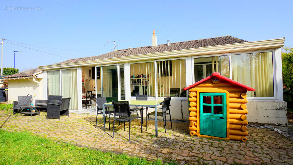 Maison à EPONE