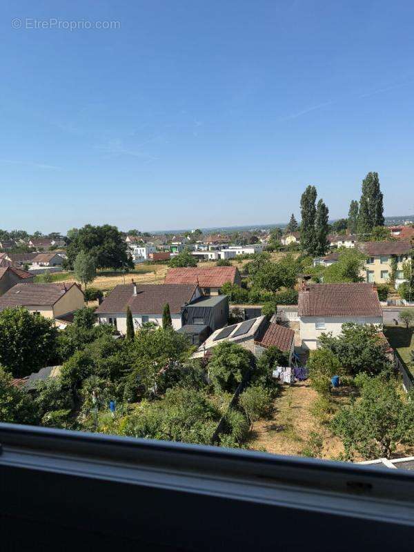 Appartement à YZEURE