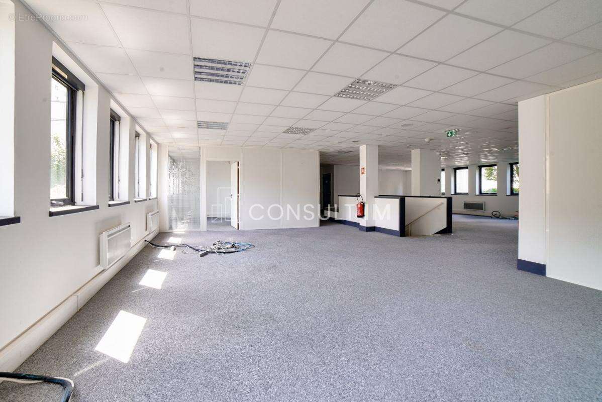 Commerce à COURBEVOIE