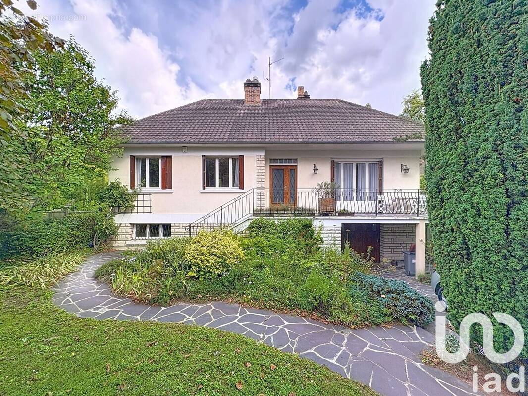 Photo 1 - Maison à SAINT-REMY-LES-CHEVREUSE