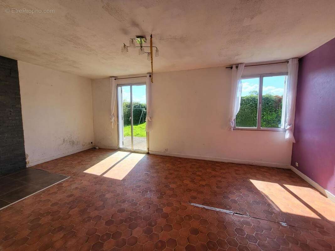 Maison à CARHAIX-PLOUGUER