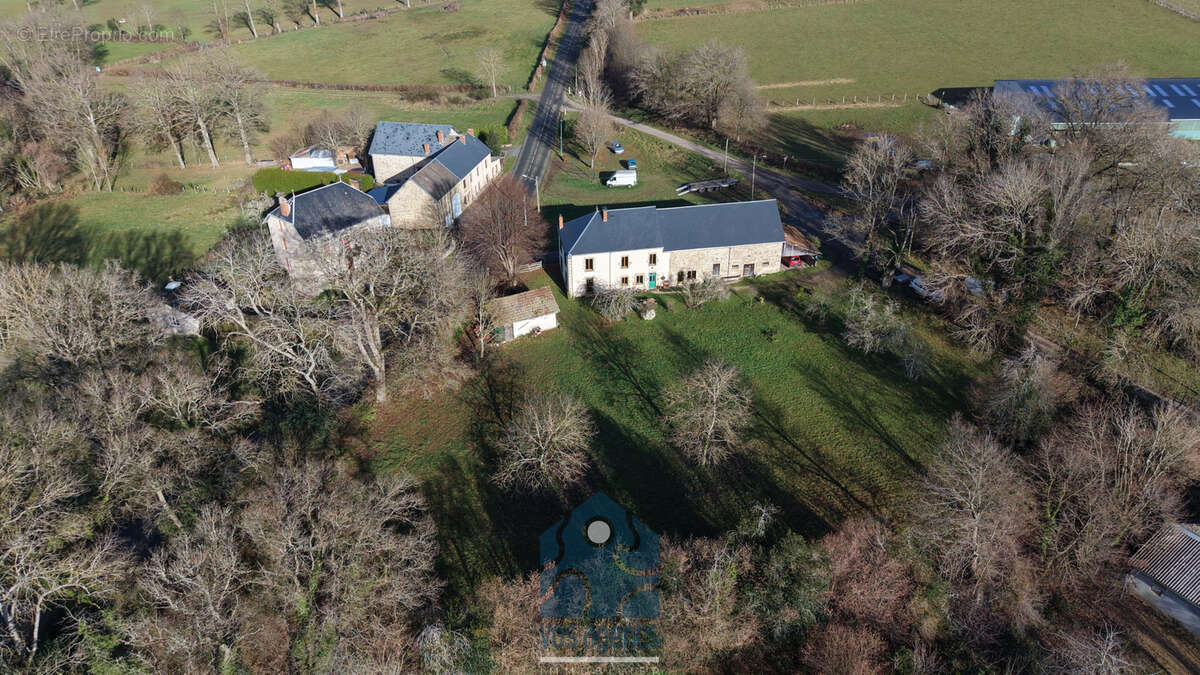 Maison à SAINT-GERVAIS-D'AUVERGNE