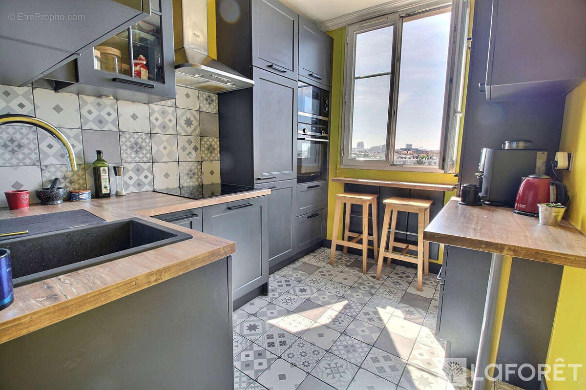 Appartement à LA GARENNE-COLOMBES