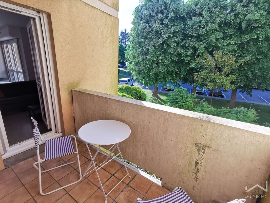 Appartement à EZANVILLE