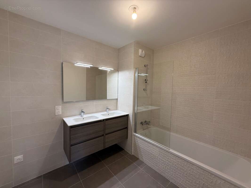 À vendre – Appartement T3 de 59,80 m² au 3ᵉ étage à Reignier-Ésery (74) - photo 4