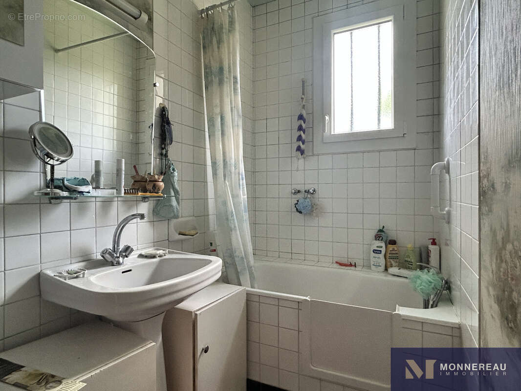 Maison à BAIGNES-SAINTE-RADEGONDE