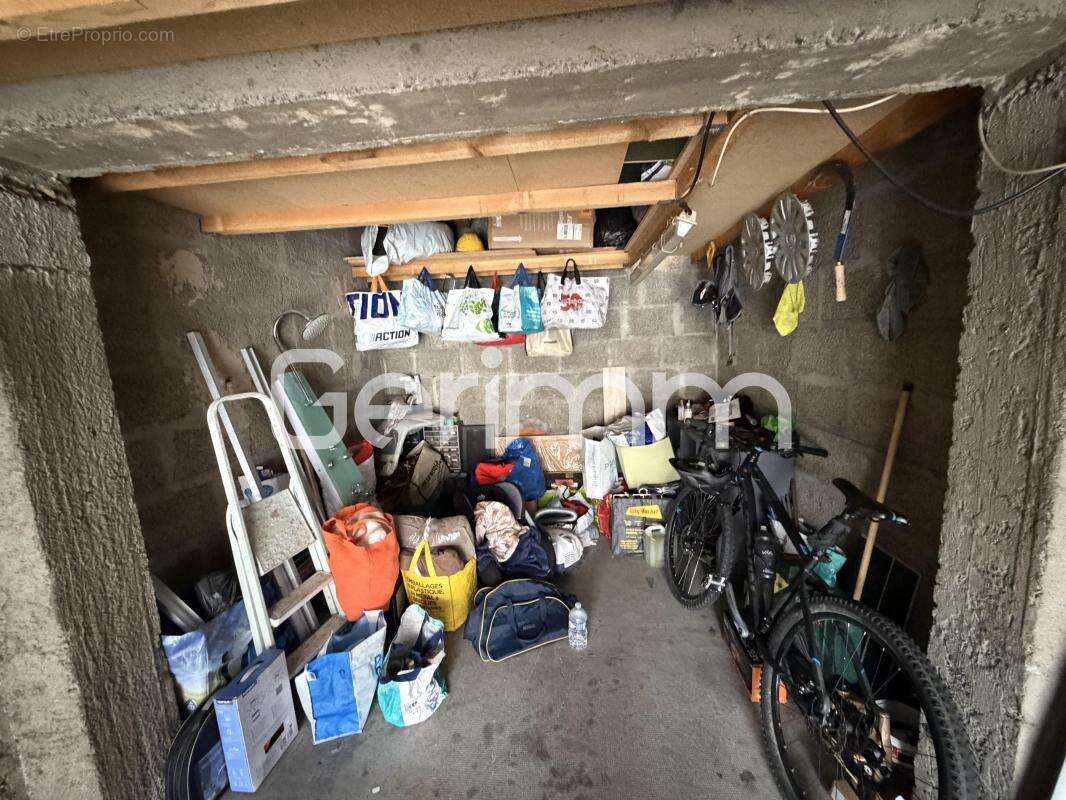 Parking à SAINT-MARTIN-LE-VINOUX