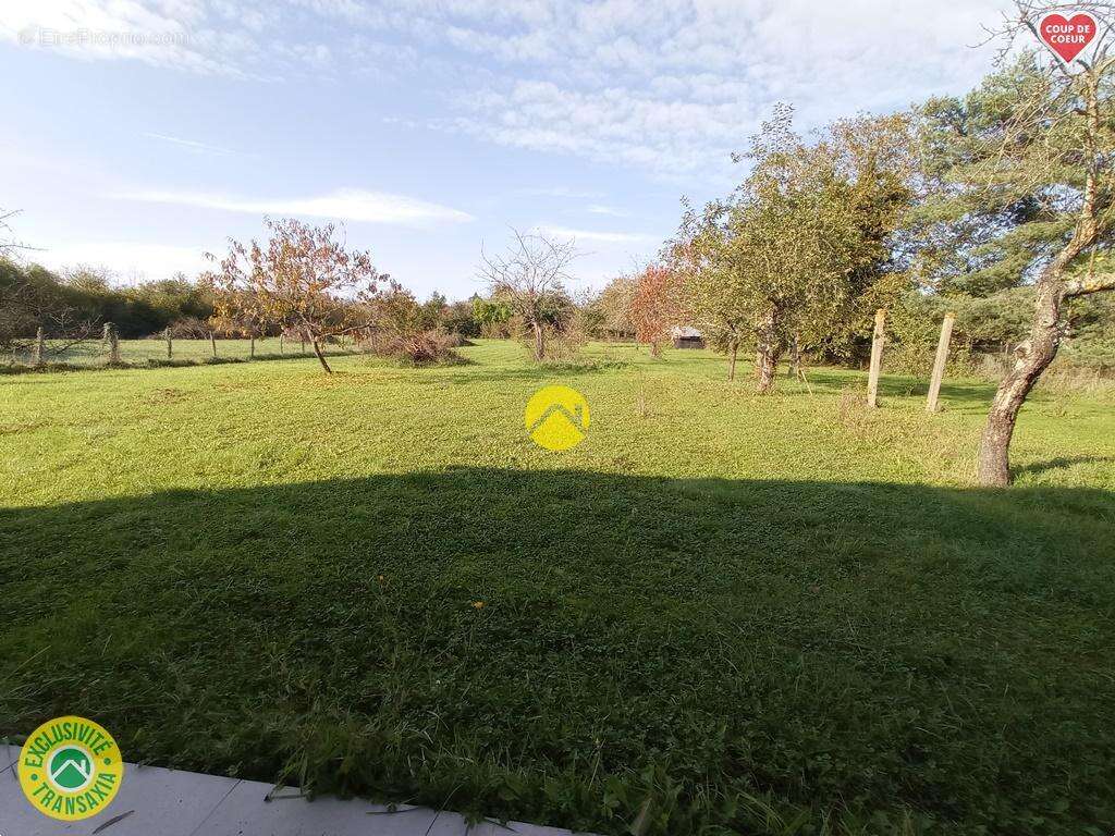 Maison à BELLENAVES