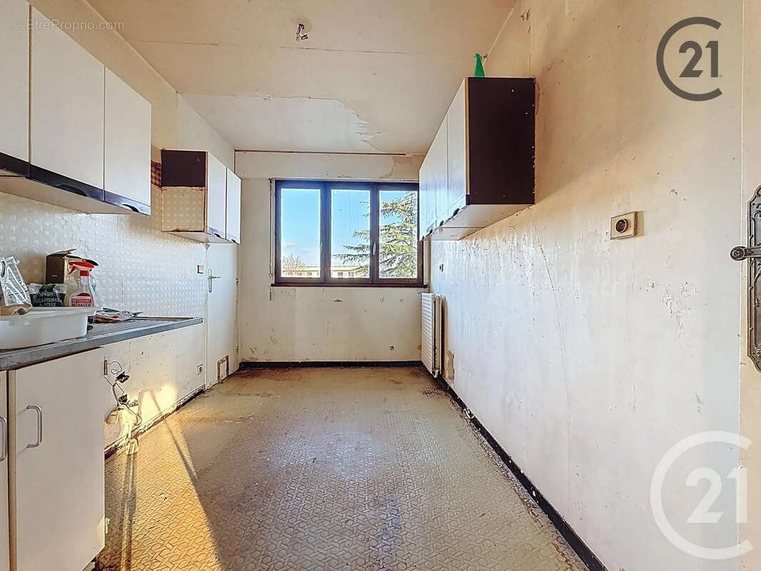 Appartement à BRIE-COMTE-ROBERT