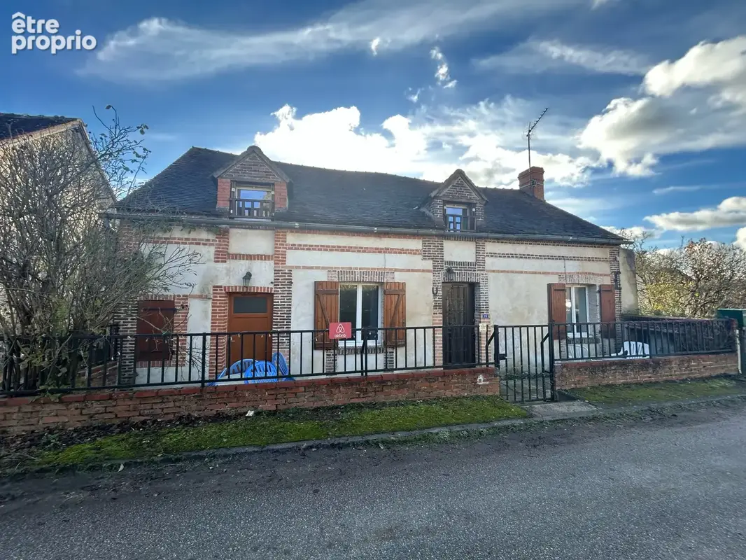Photo Maison à La Poterie-Au-Perche au prix de 81 000€