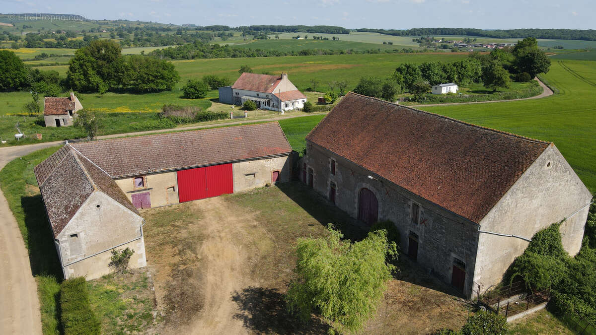Maison à VARZY