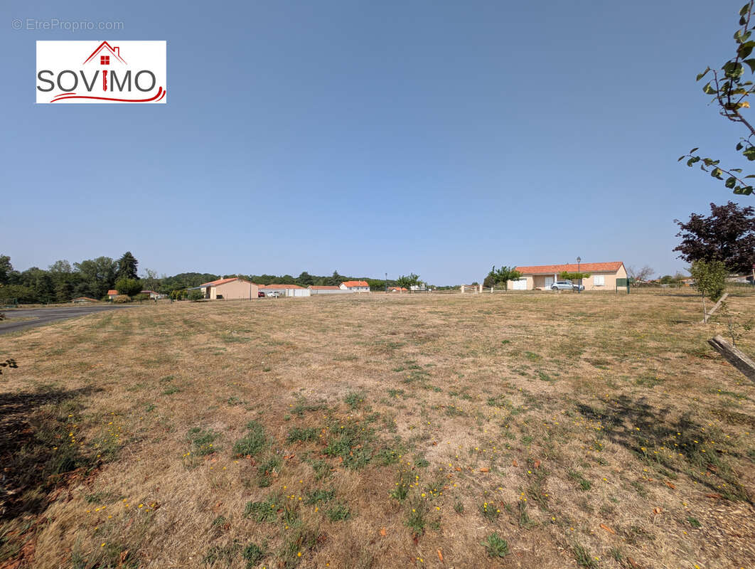 Dans un lotisement de campagne, 3 terrains à batir viabilisés et bornés - photo 8