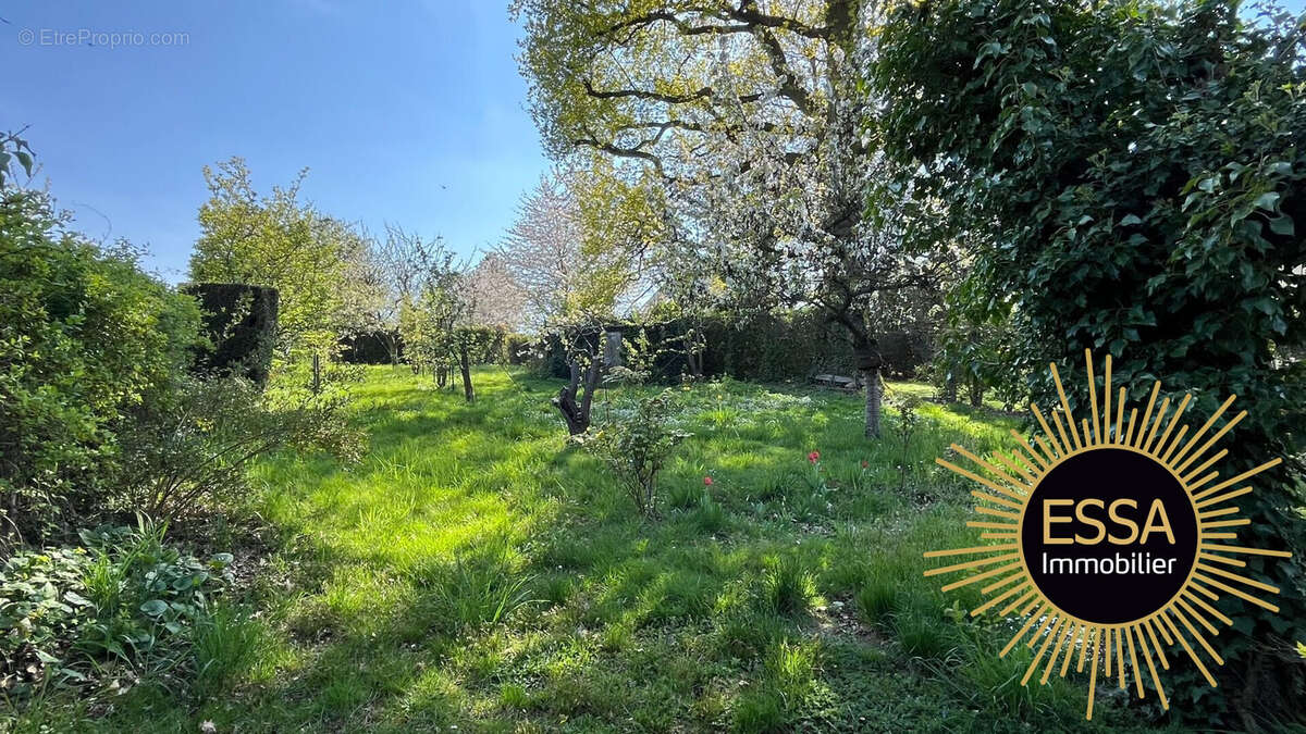 Maison à NEAUPHLE-LE-CHATEAU