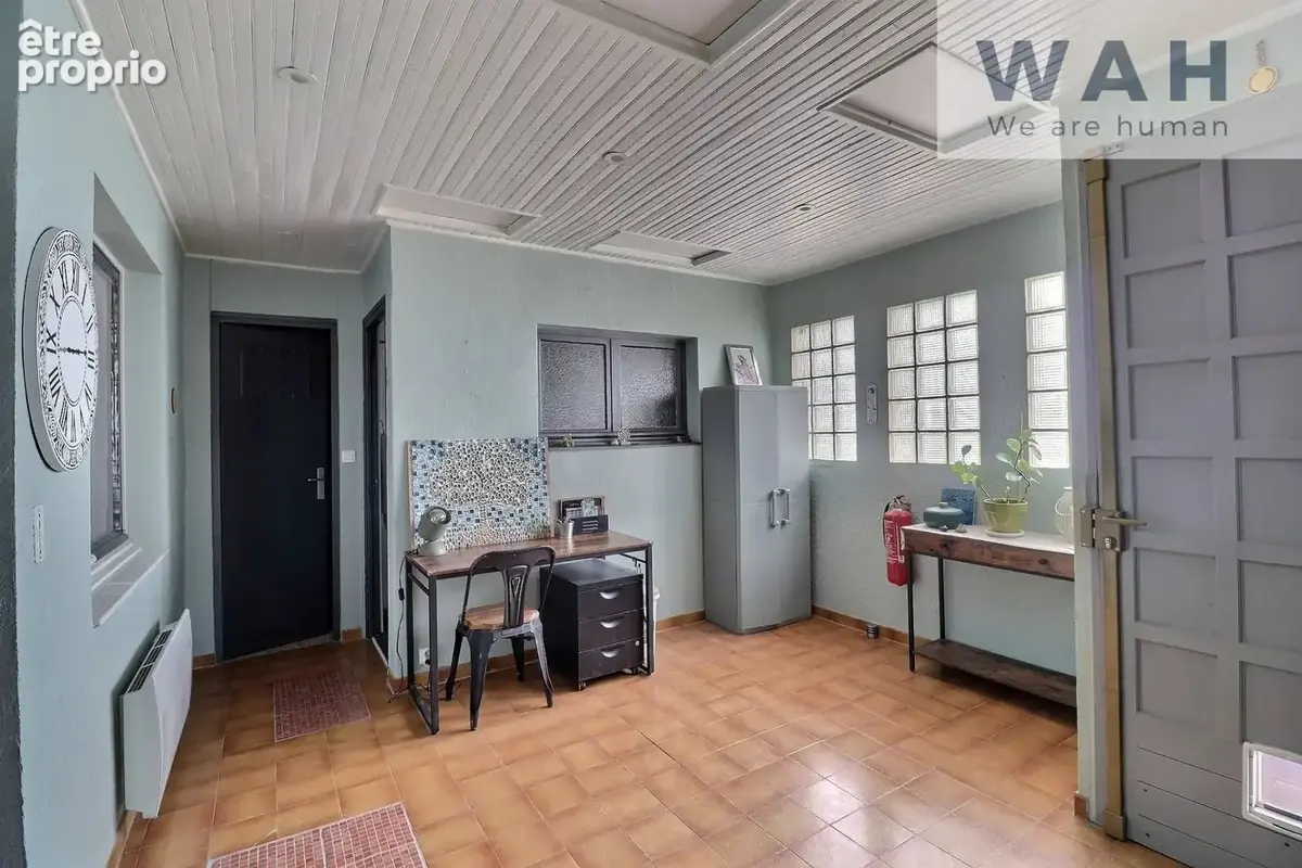 Maison en r+1 divisee en deux appartements - 34400 lunel - photo 7
