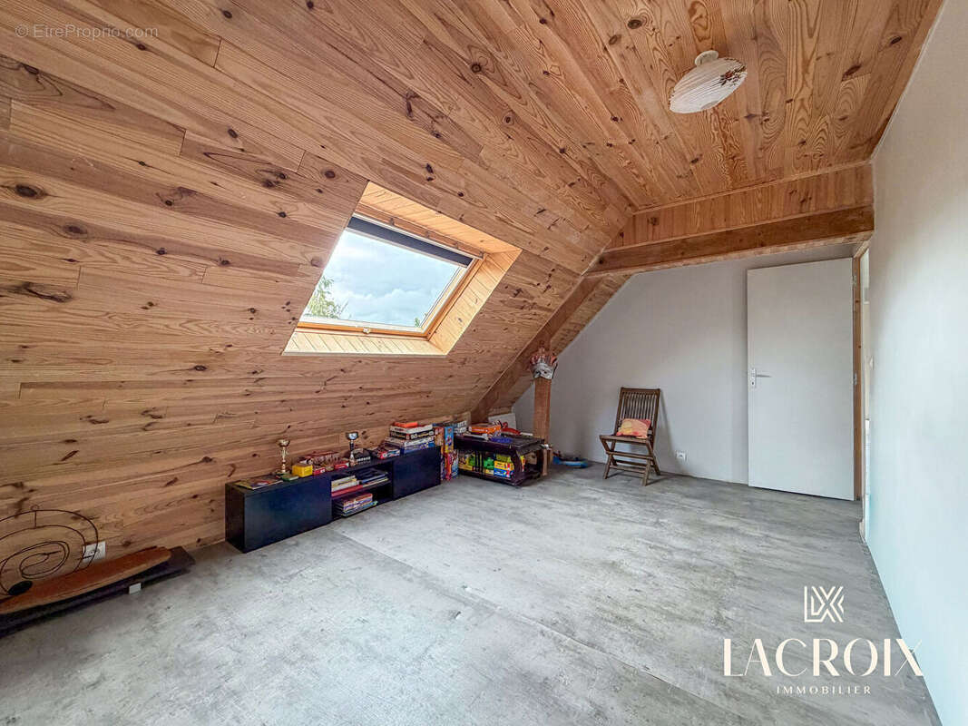 Maison à LA CHAPELLE-DES-FOUGERETZ