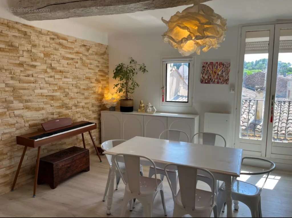 Appartement à CARCES