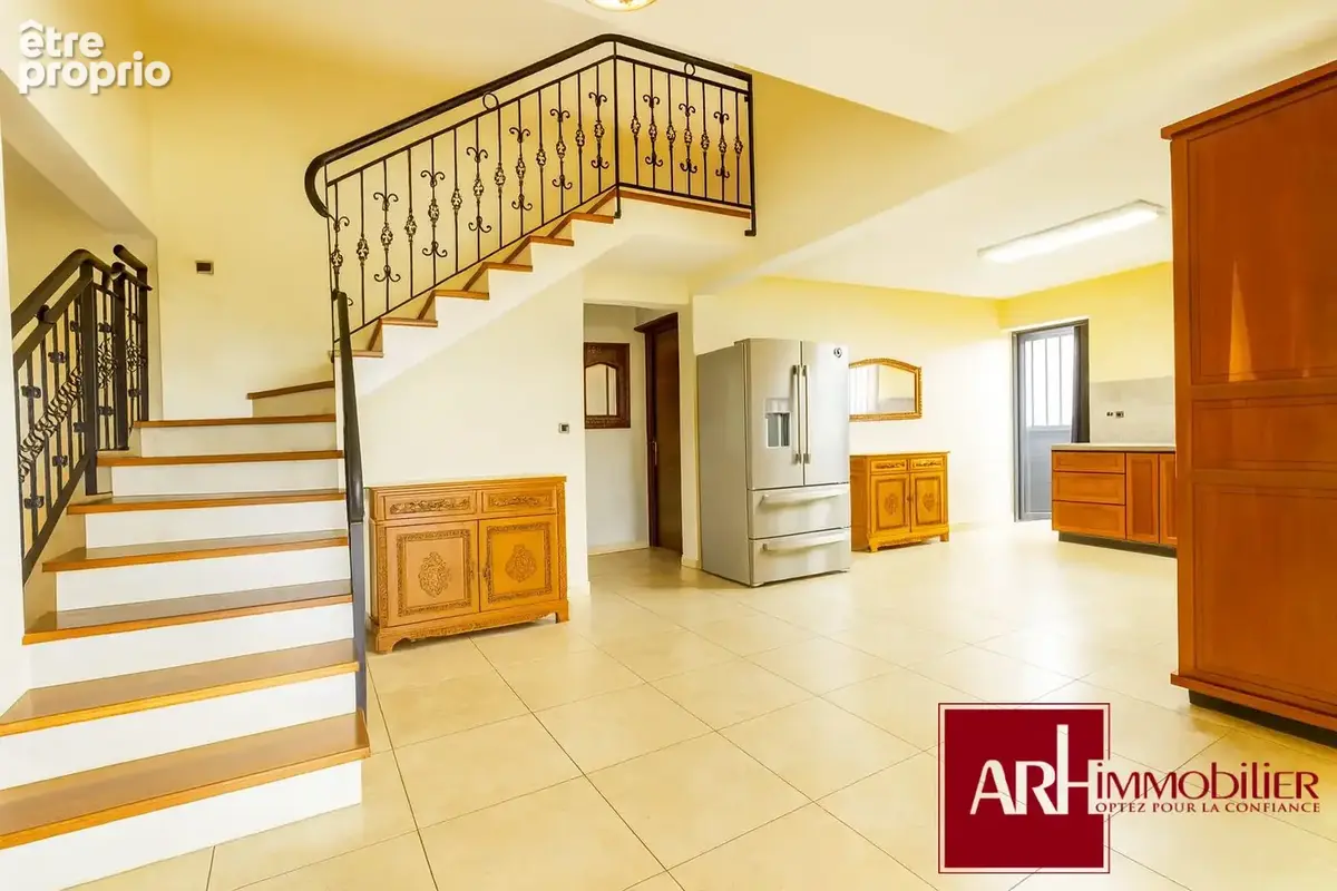 Maison 4 pièces 220 m² à vendre à Entre-Deux (97414) - photo 4