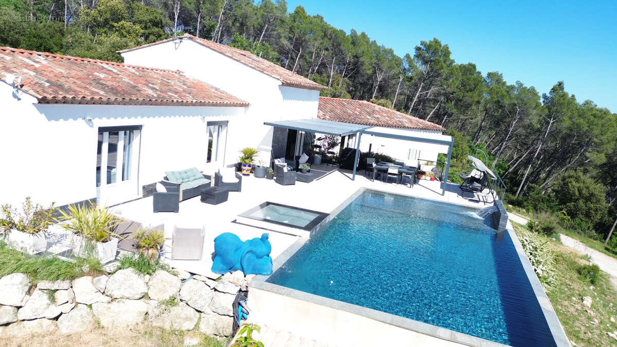 Maison à LORGUES