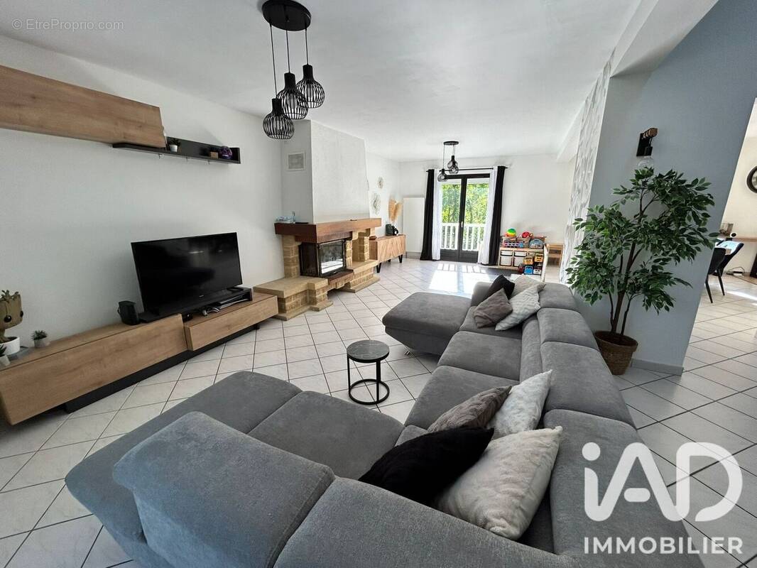Photo 1 - Maison à SAACY-SUR-MARNE