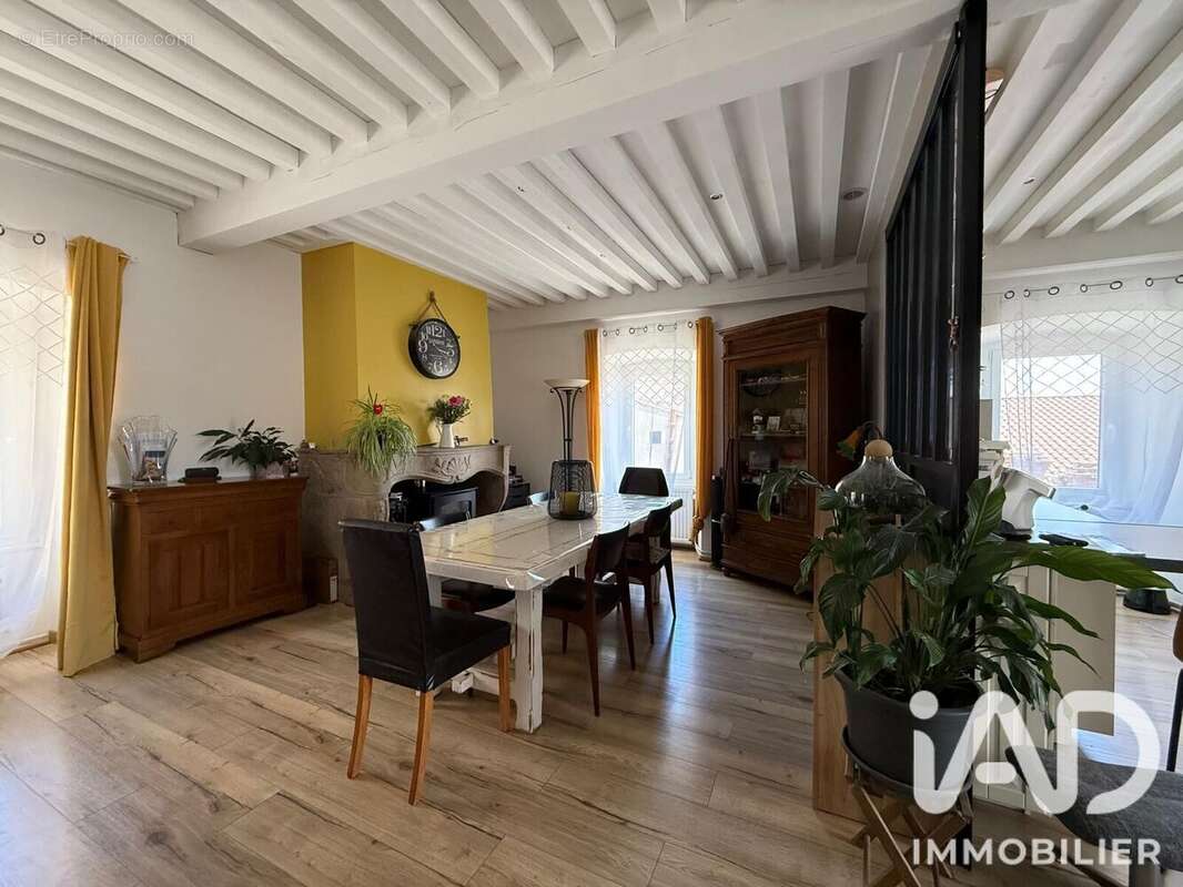 Maison 160 m² à Perigneux  - photo 6