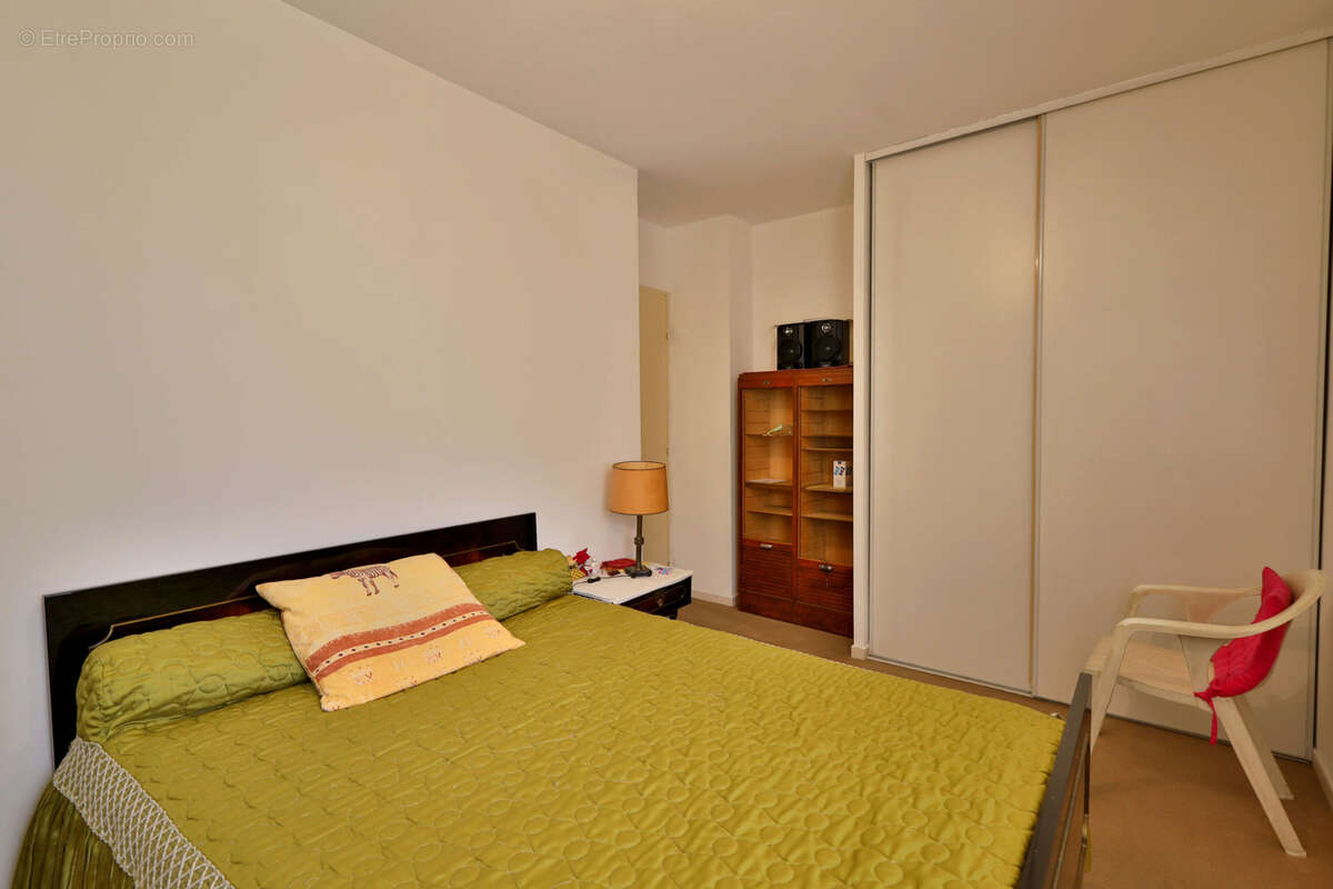 Appartement type T3 - 76,56 m2 habitables (loi carrez) - BALCON - GARAGE. - photo 7