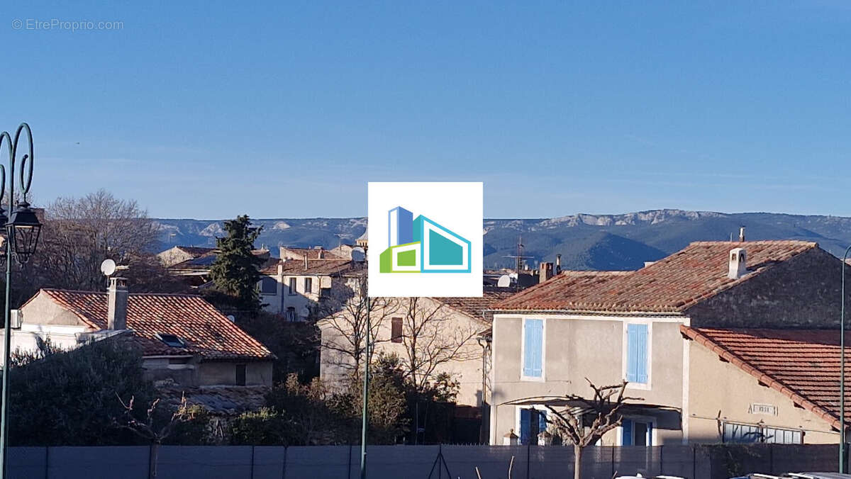 Appartement à LA ROQUE-D'ANTHERON