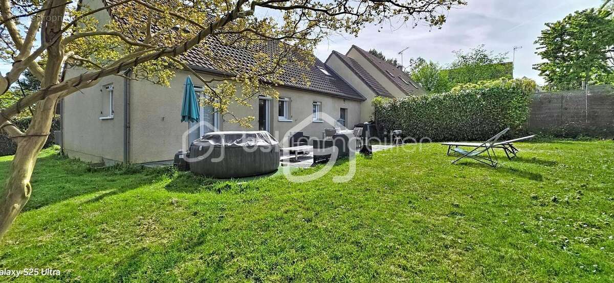 Maison à SAINT-ARNOULT-EN-YVELINES