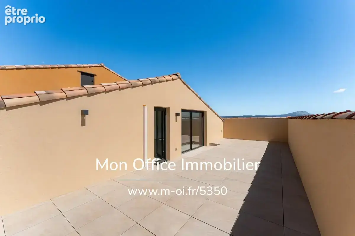 Référence : 6848-MAC. - Appartement Duplex en dernier étage - 3 chambres - Terrasse 50m2 - Vue Sainte Victoire - photo 8