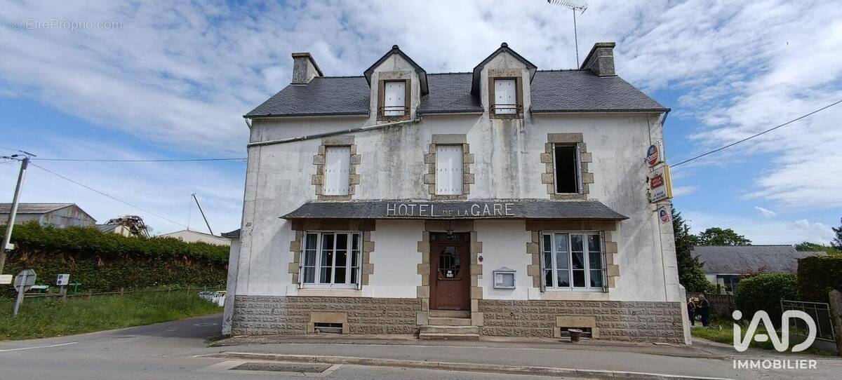 Photo 1 - Commerce à LA CHAPELLE-CARO