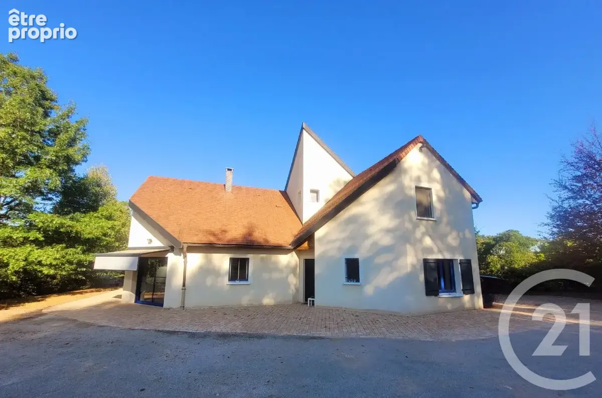 Maison à LA CHAPELLE-NAUDE