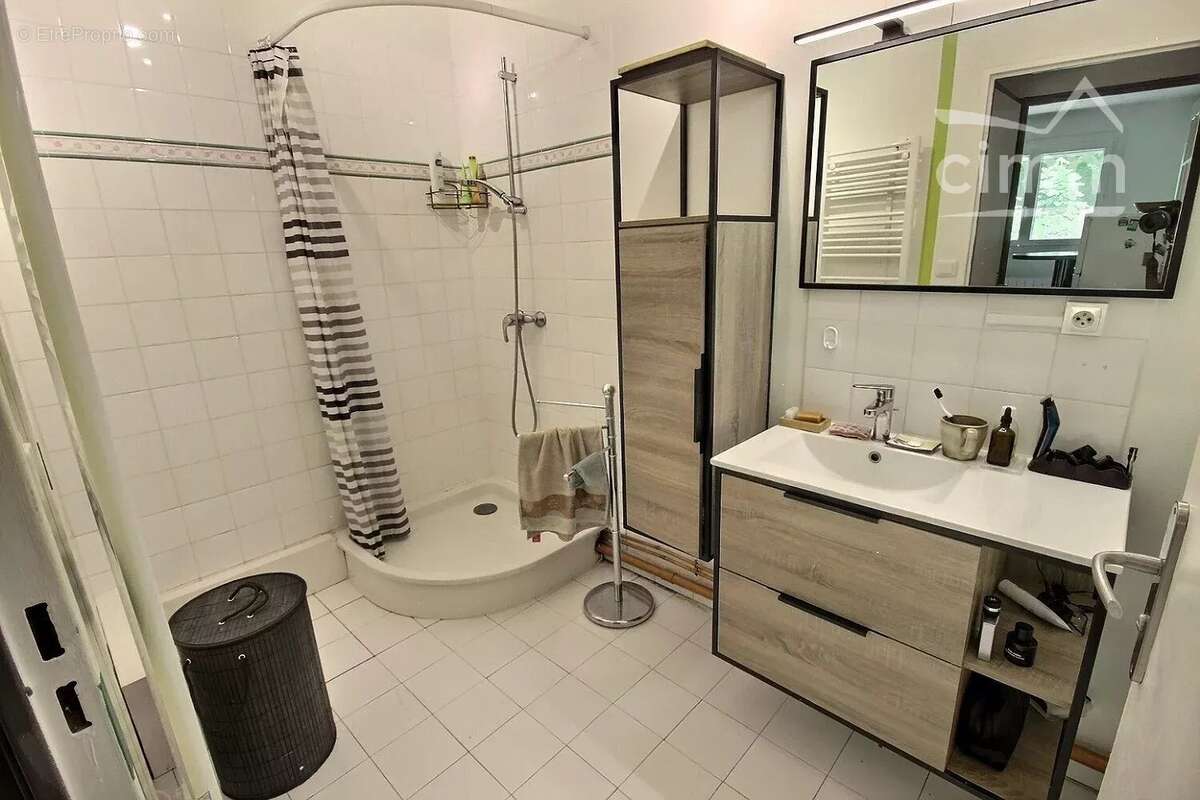 Vente t2 + garage  saint-etienne - photo 7