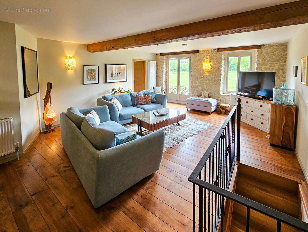 salon - Maison à MIREPOIX