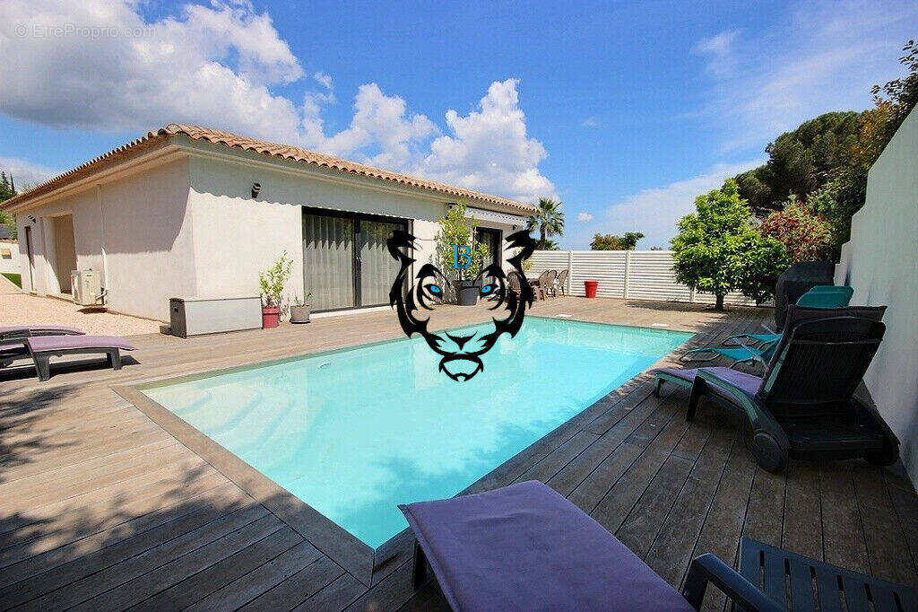 Maison à ROQUEBRUNE-SUR-ARGENS