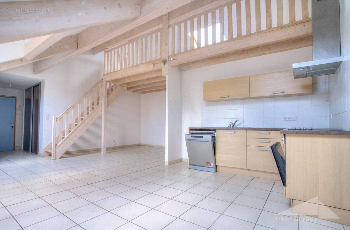 Appartement à SAINT-GENIS-POUILLY