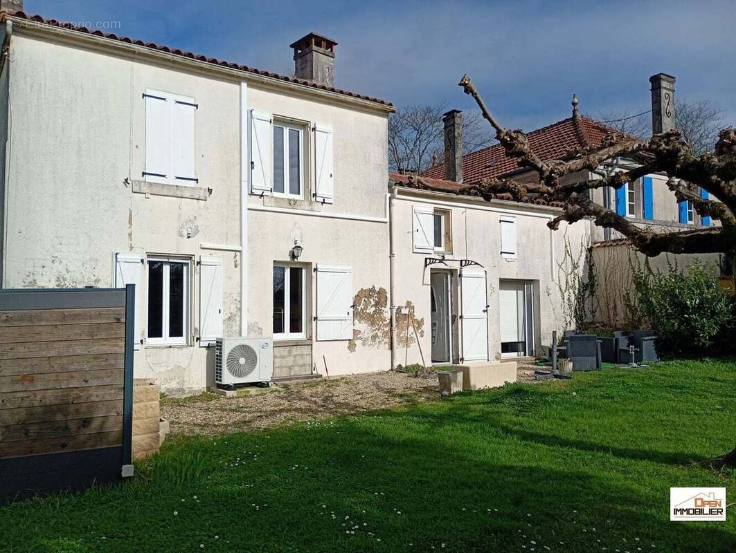 Maison à MESNAC